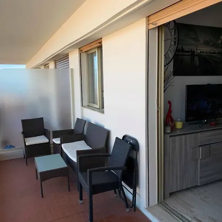 T2 - Au Calme - Vue Mer - 3 Min A Pied De La Plage * Antibes